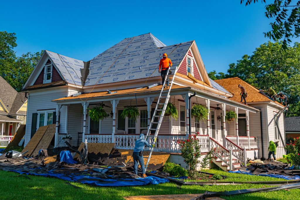 How to Choose the Right Roofing Contractor Near You